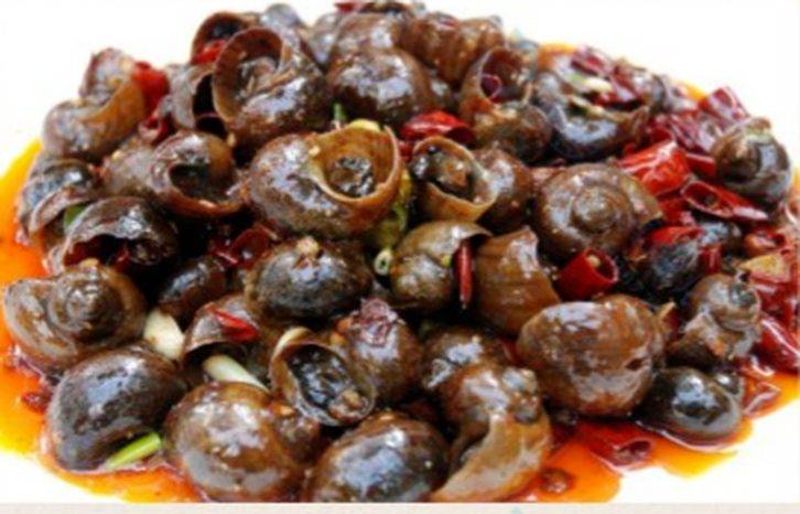 Stir-fried snails with chili